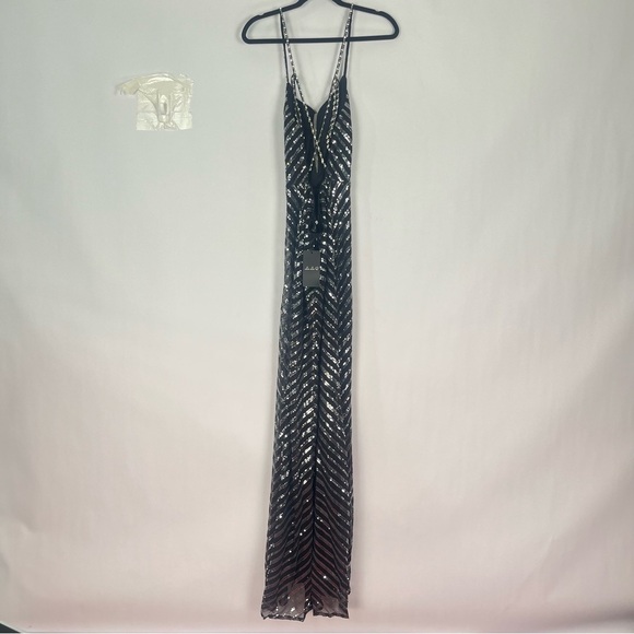 Women’s Black with Silver Sequin Mermaid Trumpet Gown Dress Size Medium NWT - Picture 7 of 10